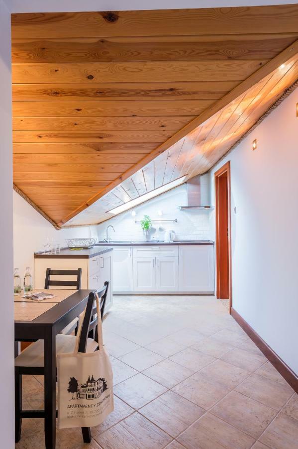 Apartamenty Zdrojowa 시에초시네크 외부 사진
